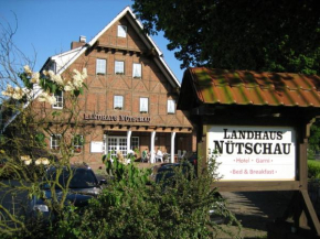 Отель Landhaus Nütschau  Бад-Ольдеслоэ